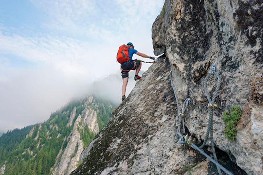 Escalar montañas: cómo la escalada mejora tu autoestima - Bien de Altura